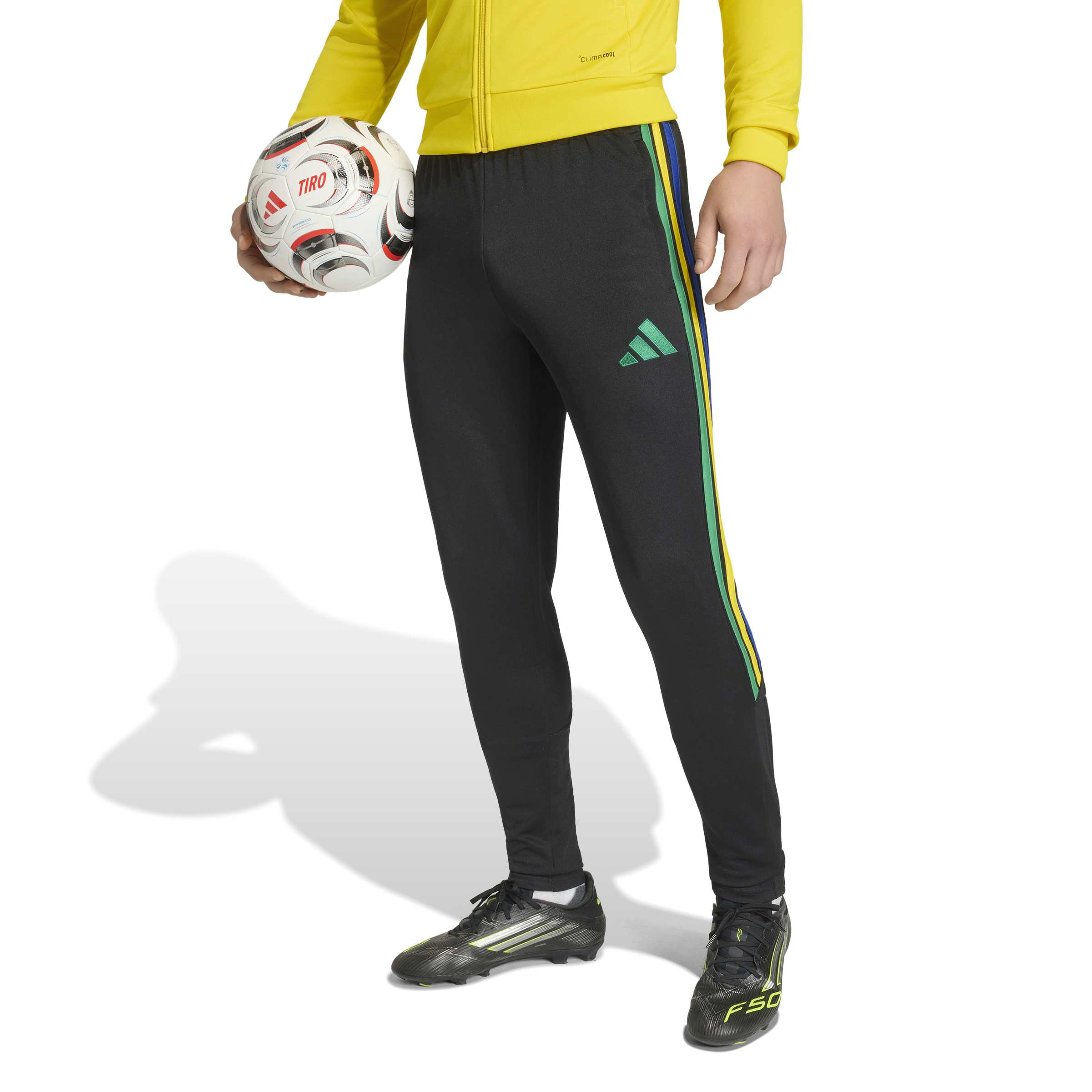 Calça Adidas Tiro 26 masculina preta com detalhes coloridos, vista frontal